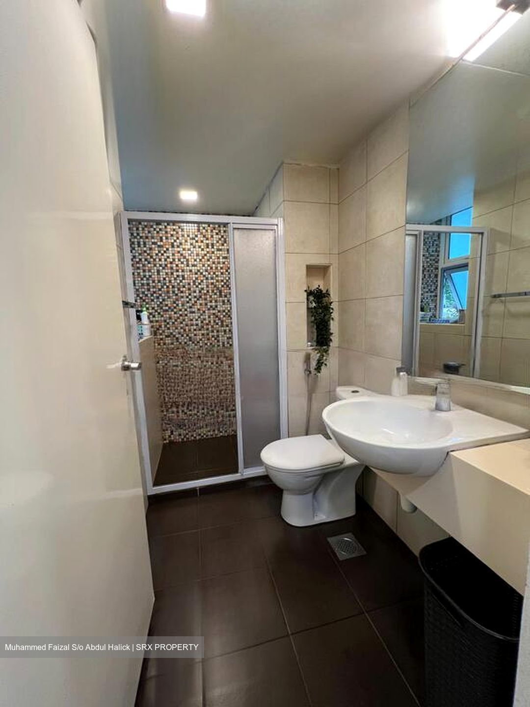 The Esparis (D18), Condominium #635137161